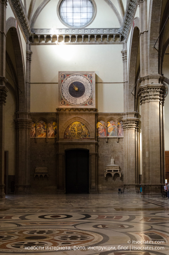 Кафедральный собор Флоренции или Дуомо во Флорнции - интерьер собора и часы Уччелло