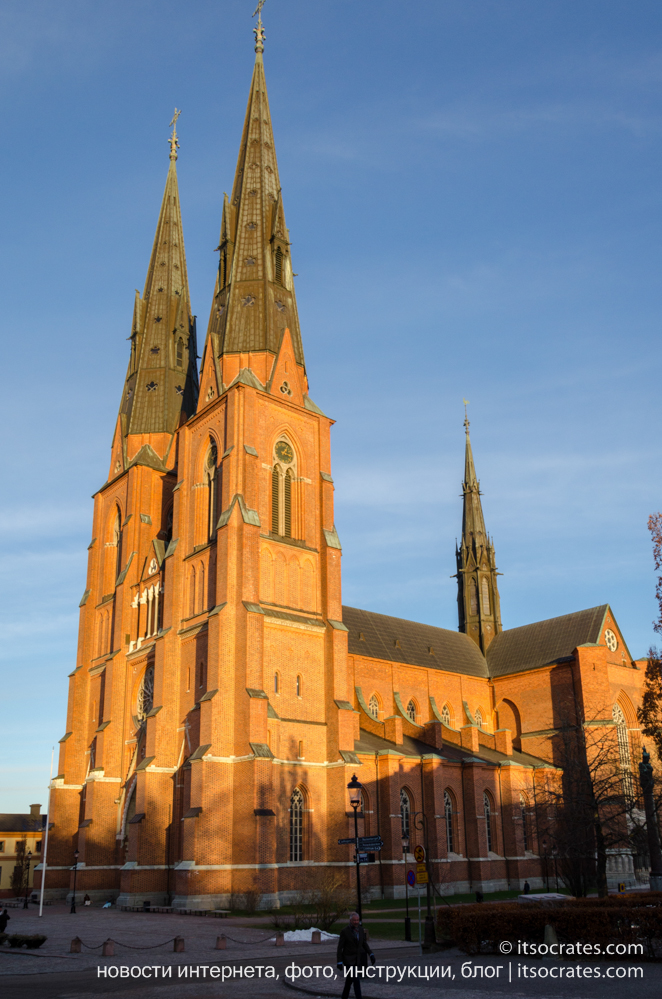 Город Уппсала в Швеции - кафедральный собор Уппсалы - вид собора 
